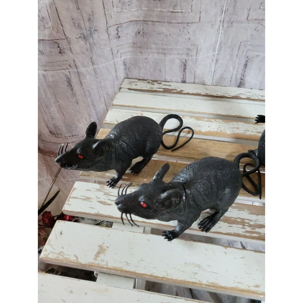 Rat‎ Halloween set mice prop squeaky